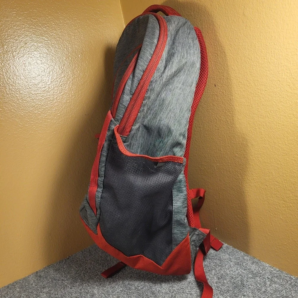 The North Face Vault Backpack Super Clean Gray/Burgundy (NF0A3KV9)